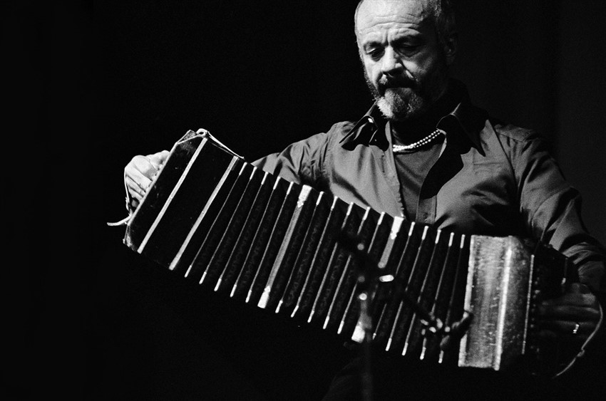ASTOR-PIAZZOLLA(850X563)