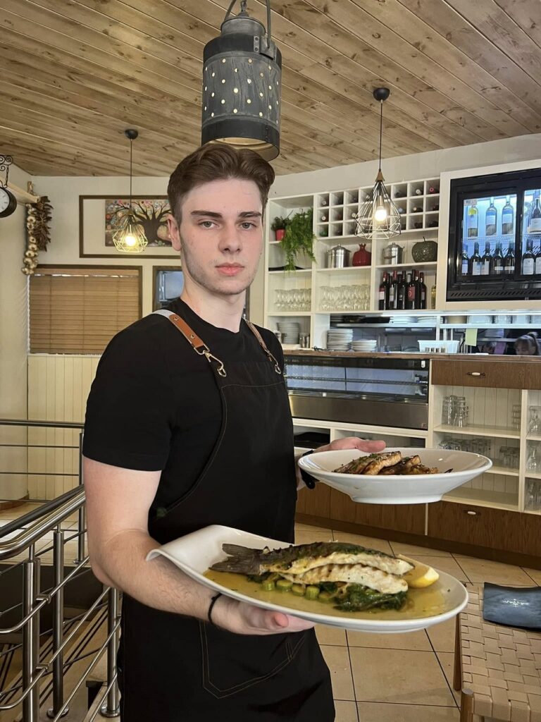 Kappari_Servis_Pita_Me_Psaria
