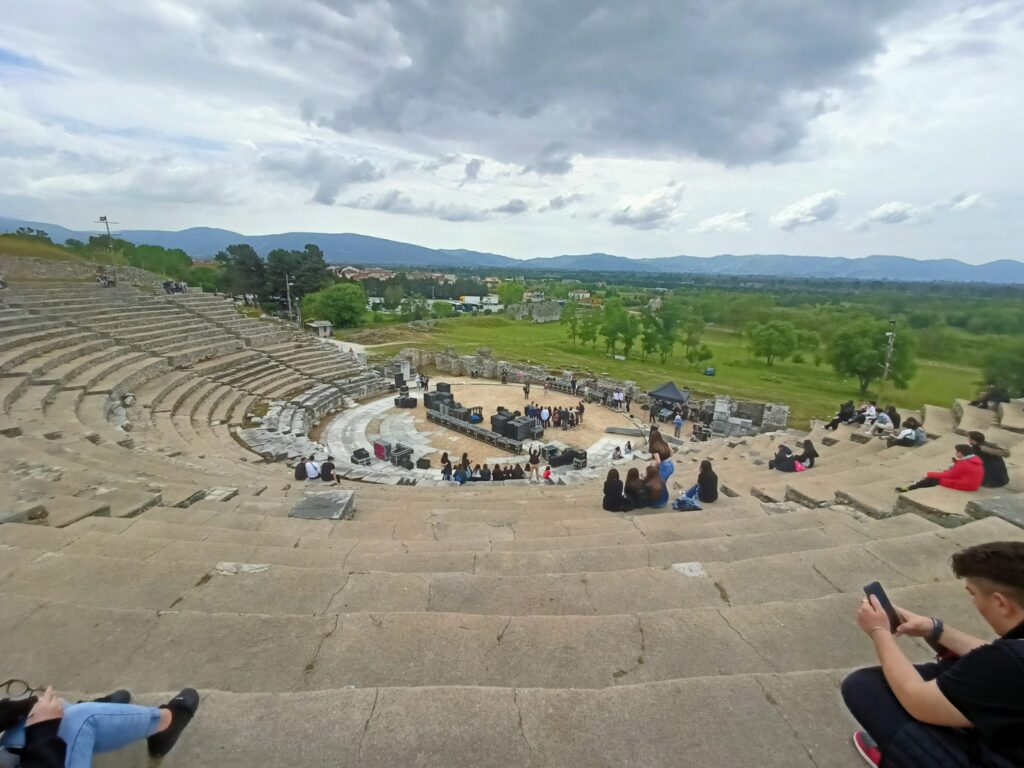 ARCHAIO-THEATRO-FILIPPON-STIS-KRINIDES-KAVALAS