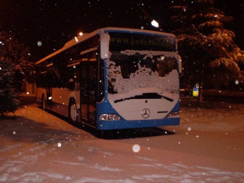 Astiko_Ktel_Katerinis_Mercedes_Bus_Night_Chionismeno