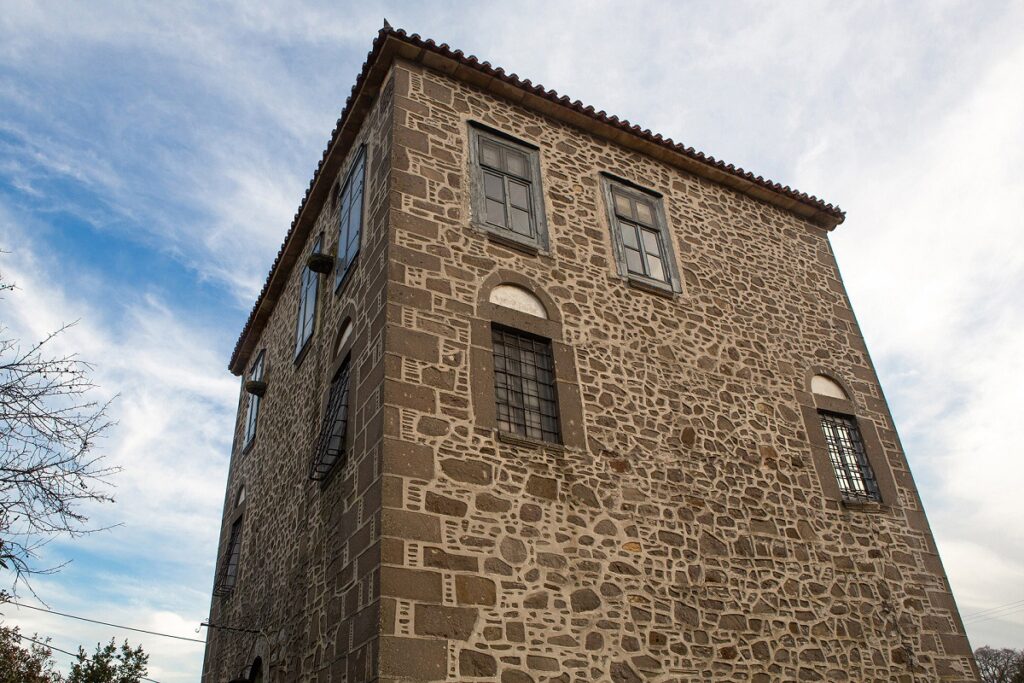 PYRGOI_LOUTROPOLEOS_THERMIS_DIMOU_LESVOU_VOREIO_AIGAIO_GREECE