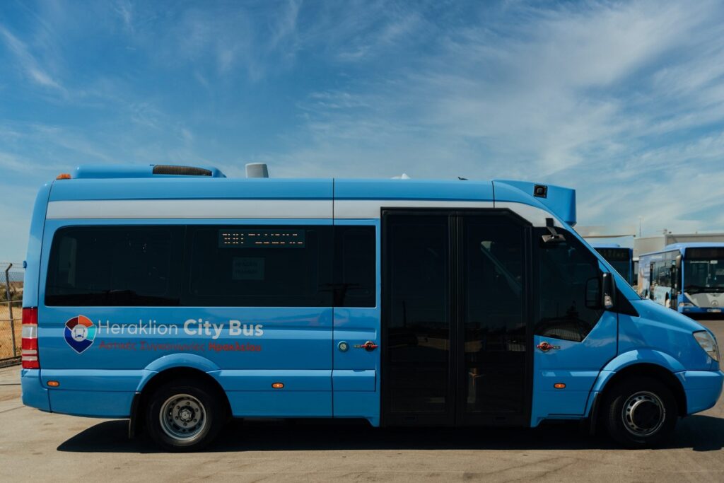 ASTIKO_KTEL_IRAKLEIOU_SA_MINIBUS