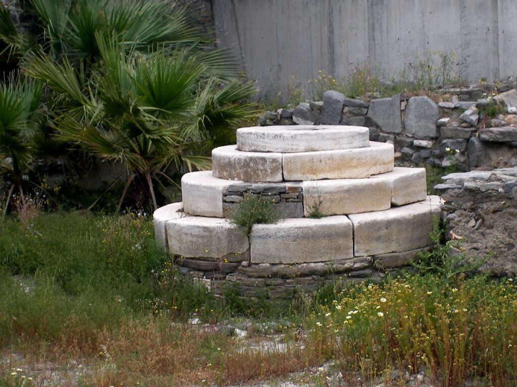 ARCHAIO_IERO_KYKLIKO_MNIMEIO_PAROS_NOTIO_AIGAIO_GREECE