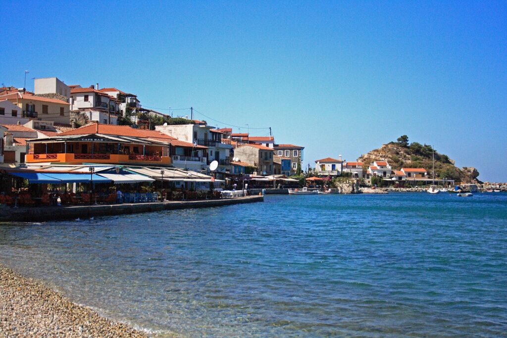 PARALIA_KOKKARI_DIMOS-ANATOLIKIS_SAMOU_VOREIO_AIGAIO
