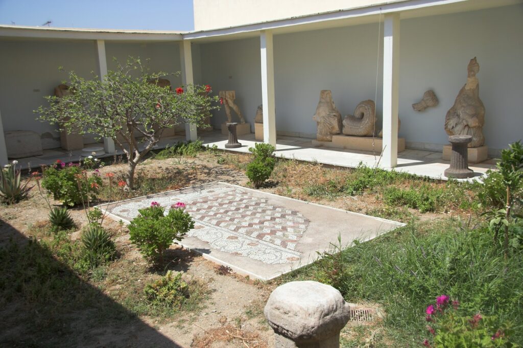 TINOS_CYCLADES_TO_ARCAIOLOGIKO_MOUSEIO